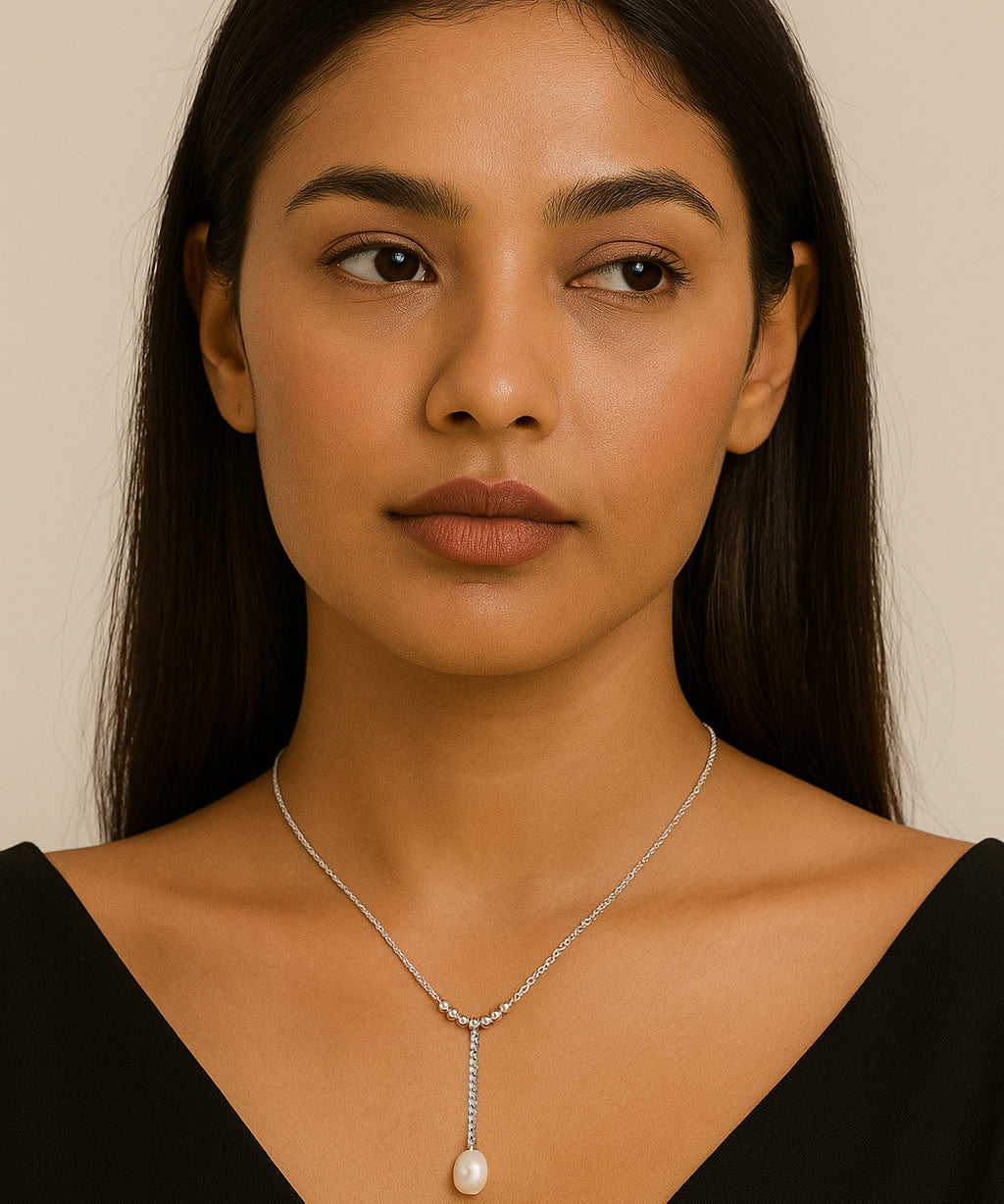 Soft Snow Necklace